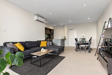 Rivervale 2房  Where Riverside Serenity Meets City Sophistication