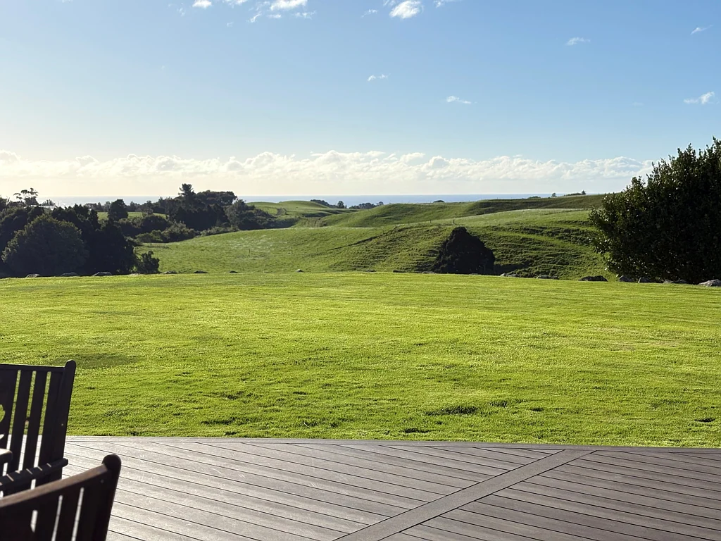 Oakura 4 Bedroom Exceptional Lifestyle Property!