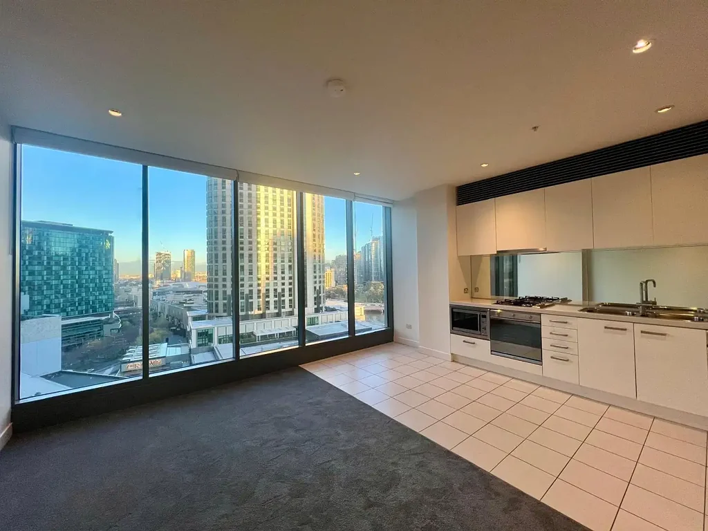 Exceptional Freshwater Place Apartment with Iconic Bay Views