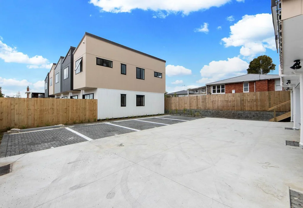 8/53 Archibald Road, Kelston, Waitakere City, Auckland