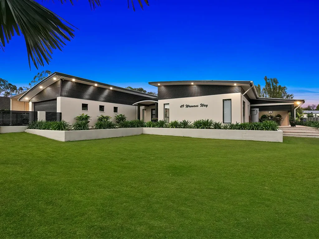 Ningi 6कमरा SAVOUR THE STILLNESS OF A RURAL LIFESTYLE WITH CONVENIENCE – METICULOUS, LUXURIOUS, SPACE AND COMFORT
