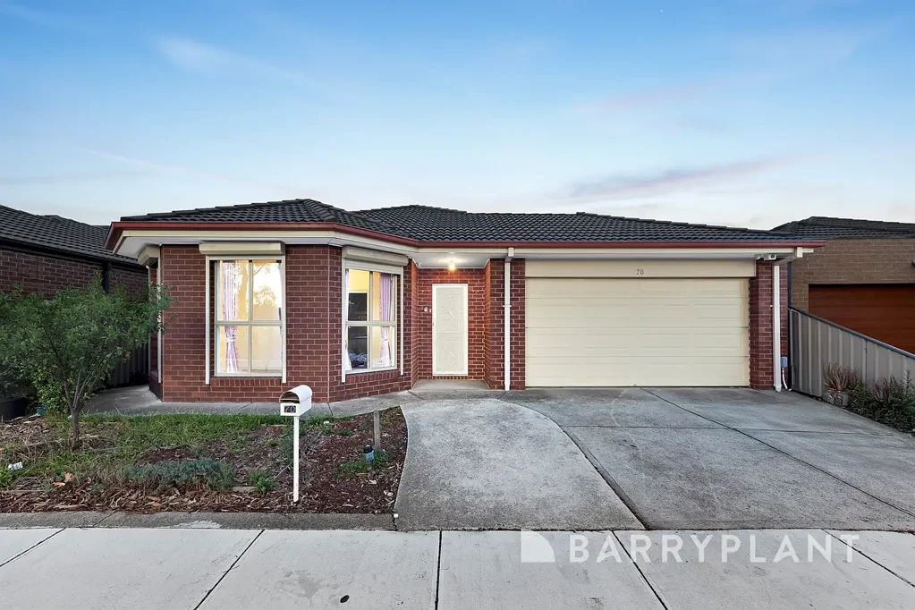 St Albans 4 Bedroom Superb 4-Bedroom Family Home in Prime St Albans Location