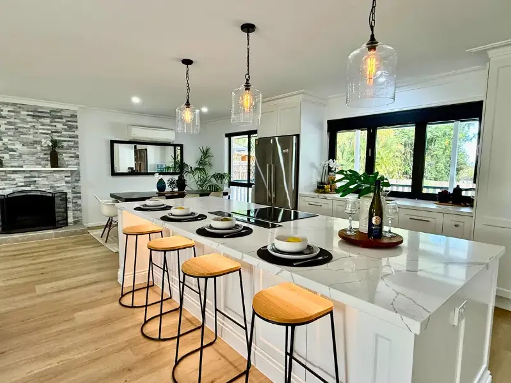 Forest Lake 5 Bedroom UNIQUE DESIGN. SPACIOUS HOME ON 3 LEVELS.
