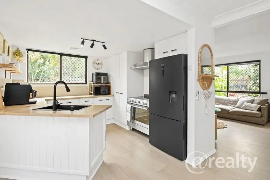 Labrador 3બેડરૂમ Modern 3 Bed, 2.5 Bath End-Townhouse Oasis – Space, Style & Superb Location