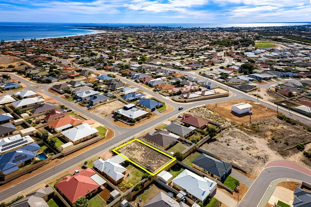 32 Iduna Road, Wandina, WA 6530