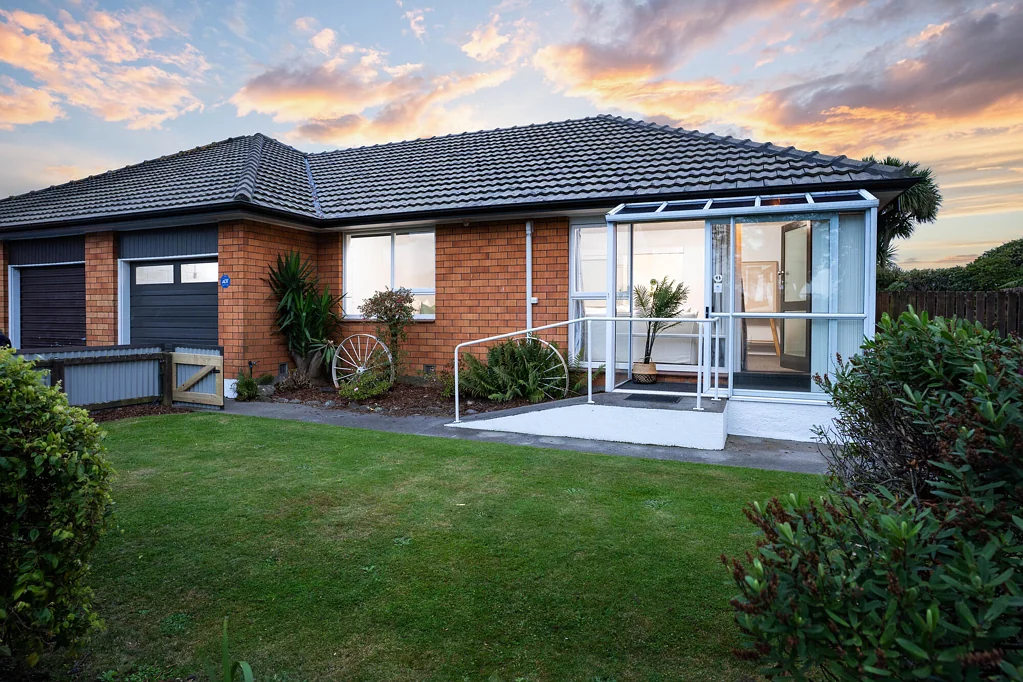 2/4 Lomax Place, Islington, Christchurch, Canterbury