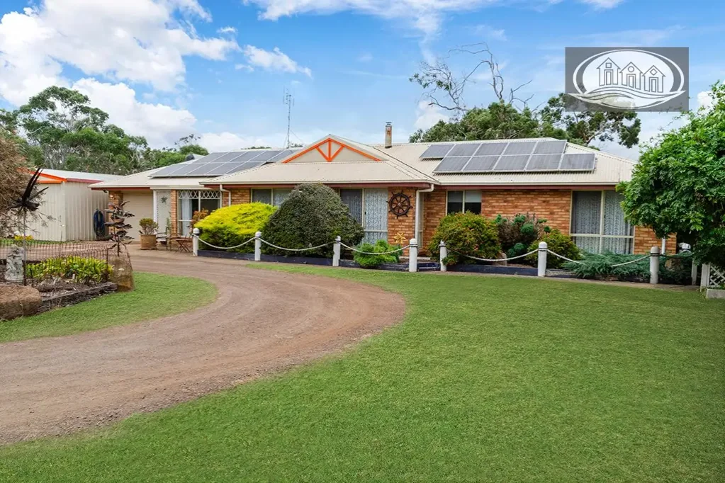 Portland 4ห้องนอน 4-Bedroom Home on 10 Acres – Just Minutes from Town