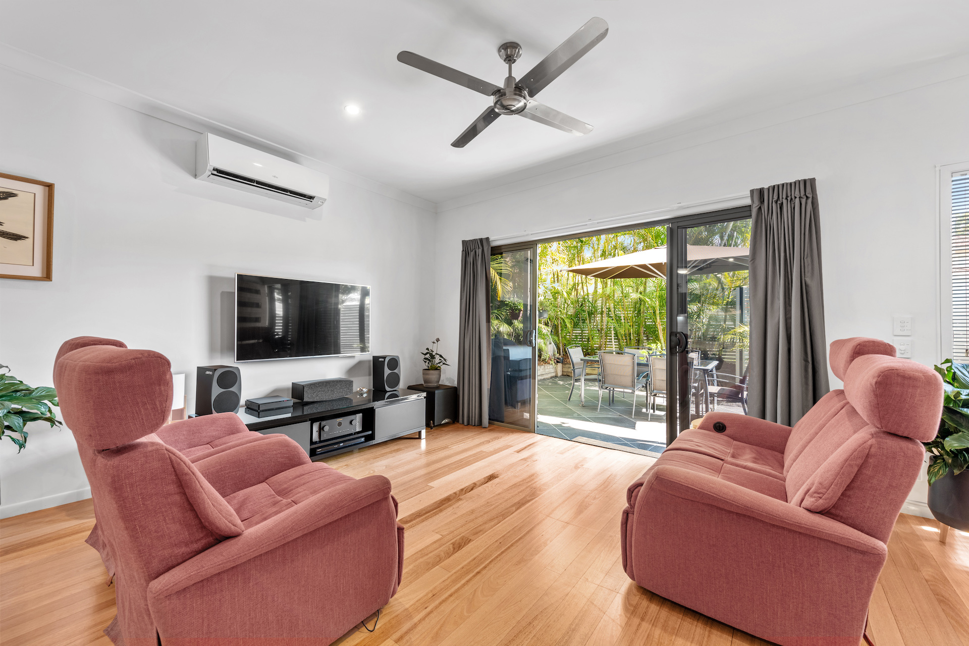 19 WORDEN ST, MORNINGSIDE QLD 4170, 0 Kuwarto, 0 Banyo, Townhouse