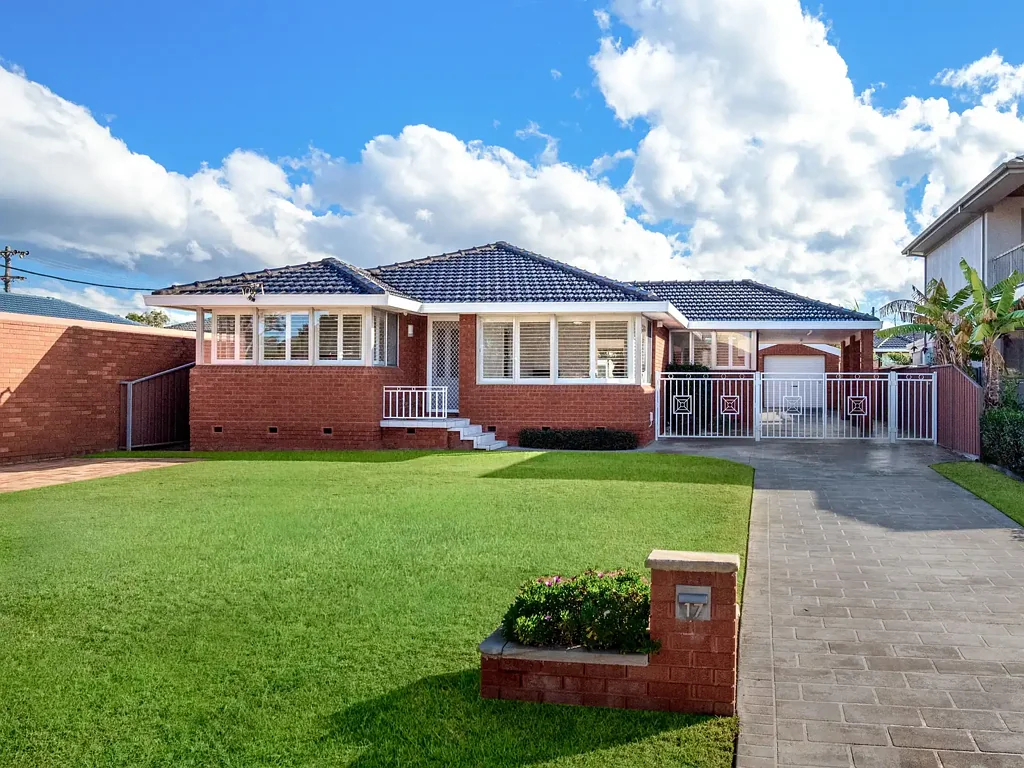 17 Brooks Street, Macquarie Fields, NSW 2564