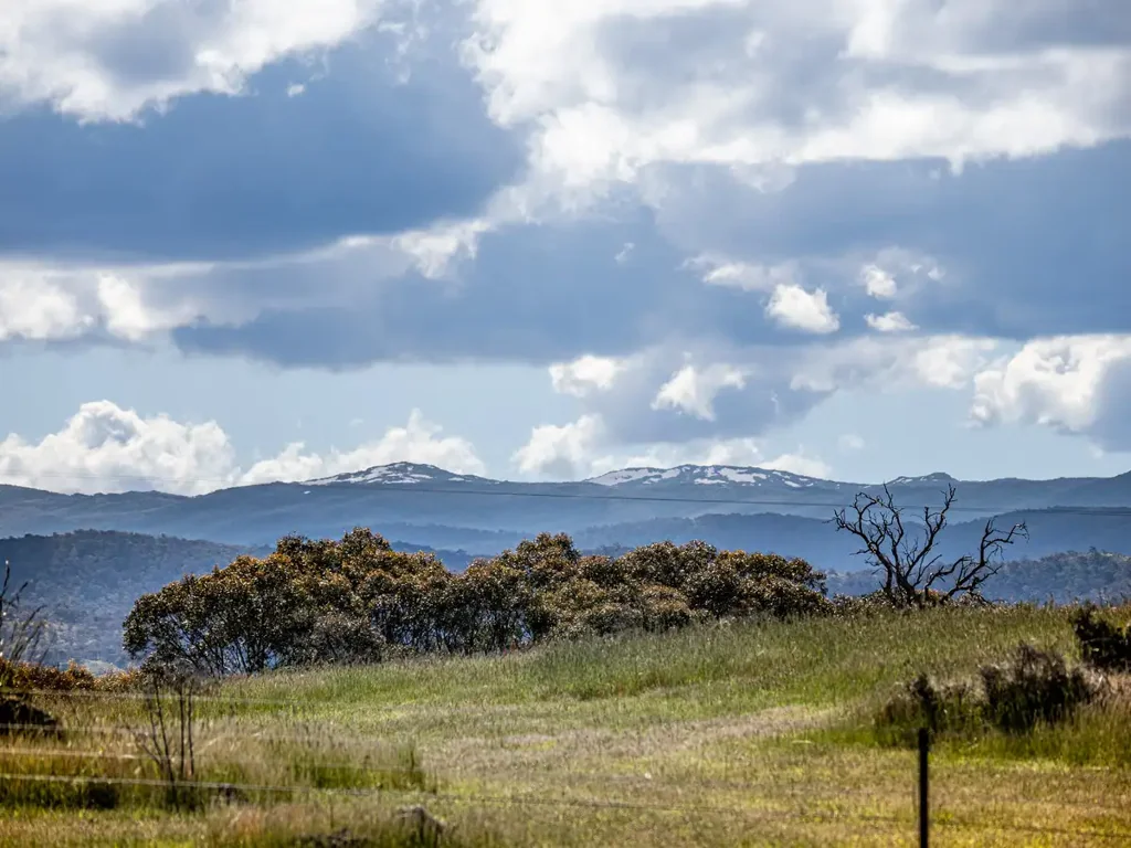 Jindabyne 6ਬੈੱਡਰੂਮ Country Lifestyle with Snowy Mountains Views