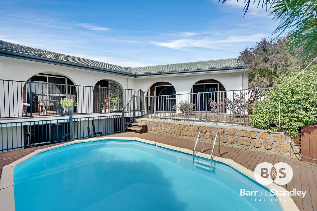 4 Hillside Road, Harvey, WA 6220