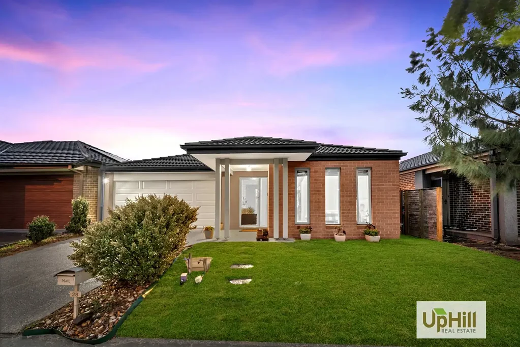 Clyde North 3 Bedroom Fly Down to Fleuve Rise