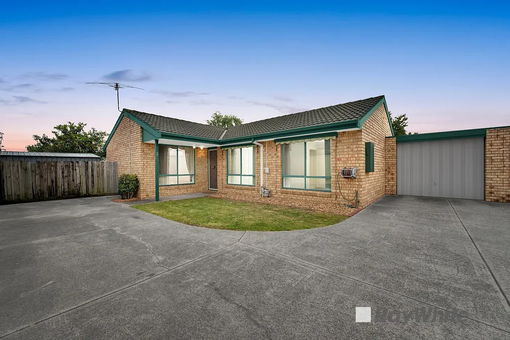 2/33 Ivan Crescent, Hampton Park, VIC 3976