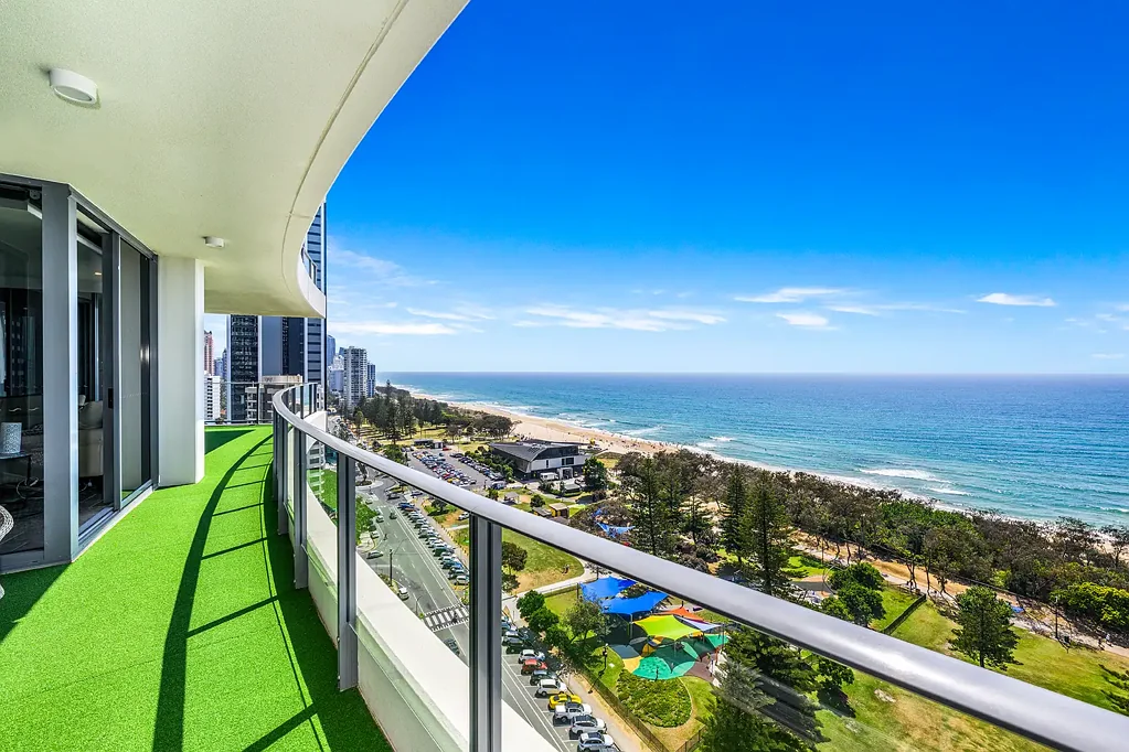 Broadbeach 3Phòng ngủ VERVE - Luxurious Beachfront 3 bedroom