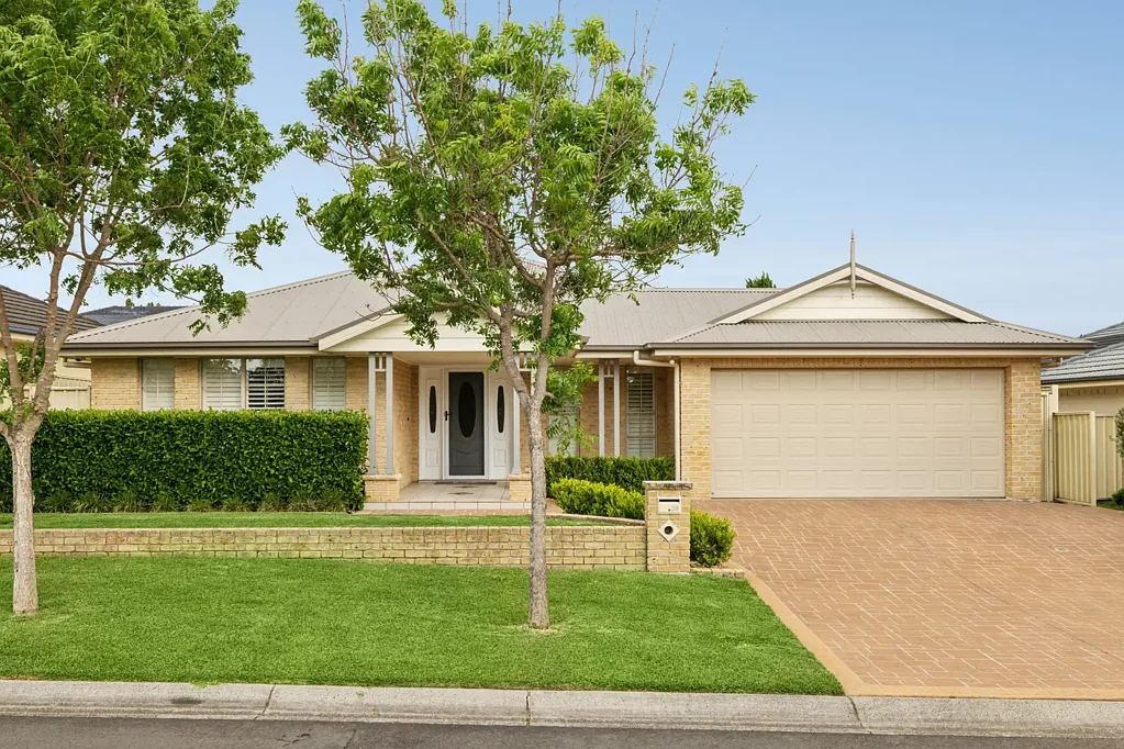 Harrington Park 5બેડરૂમ Contemporary Elegance in a Sought-After Harrington Park Pocket