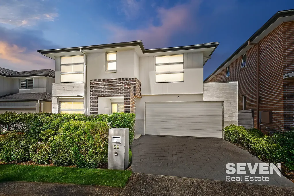 Lidcombe 5 Bedroom Spacious Family Entertainer in Sought-After Botanica Estate