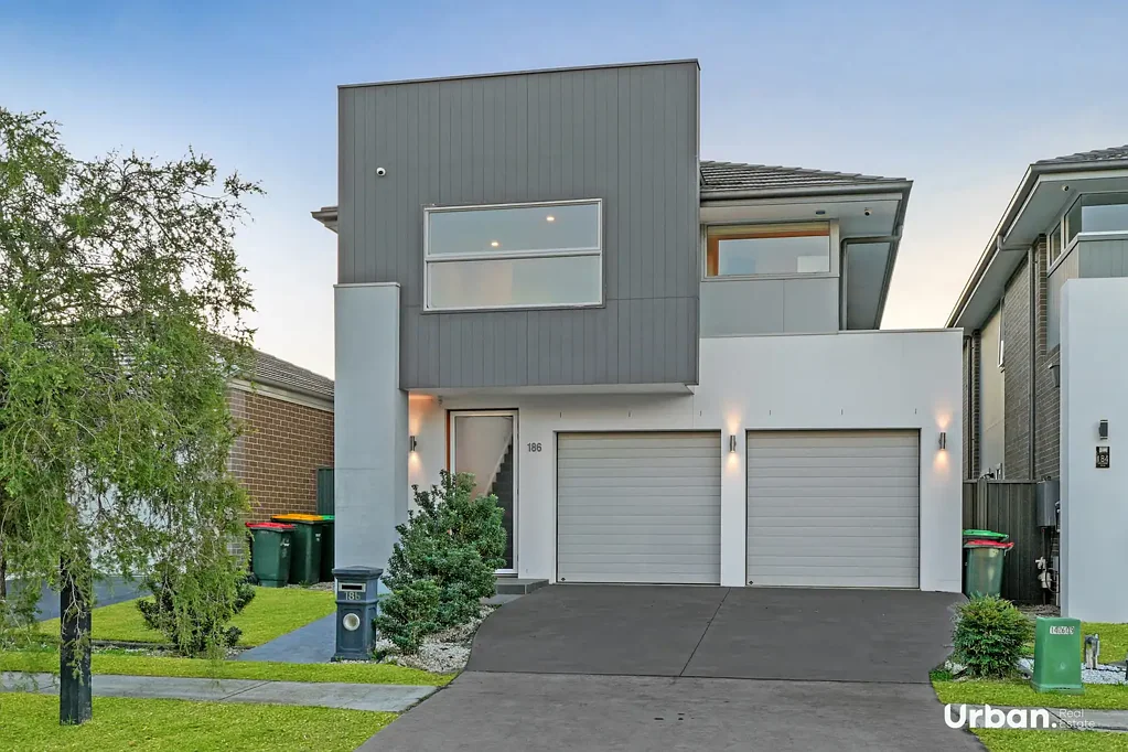 186 Willowdale Drive, Denham Court, NSW 2565