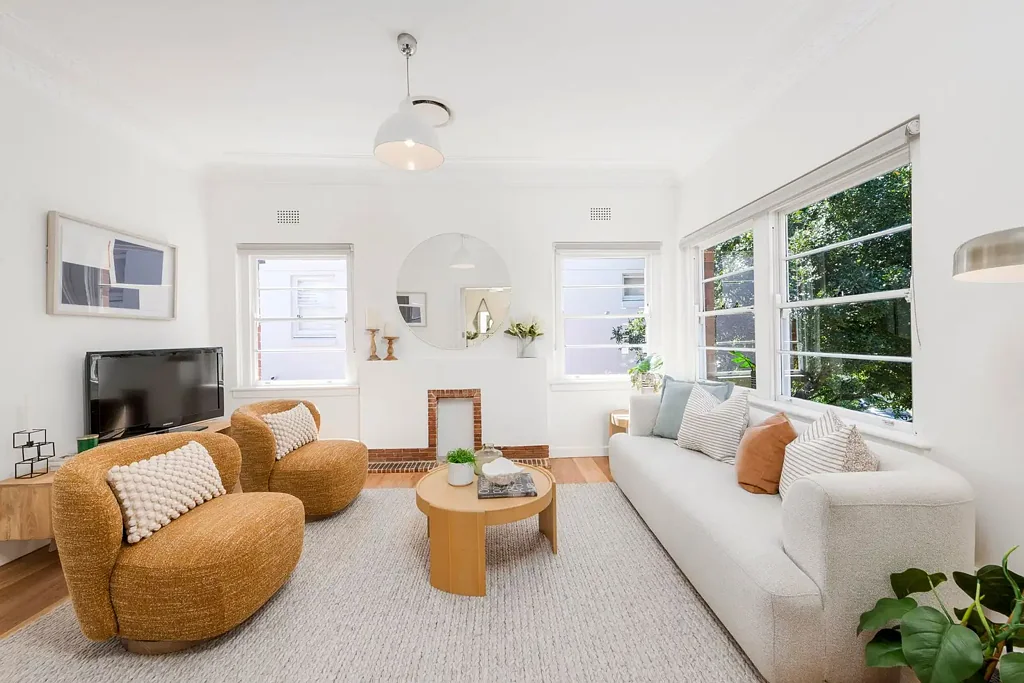 Light-Filled Upper Duplex in Prestigious Cammeray Setting