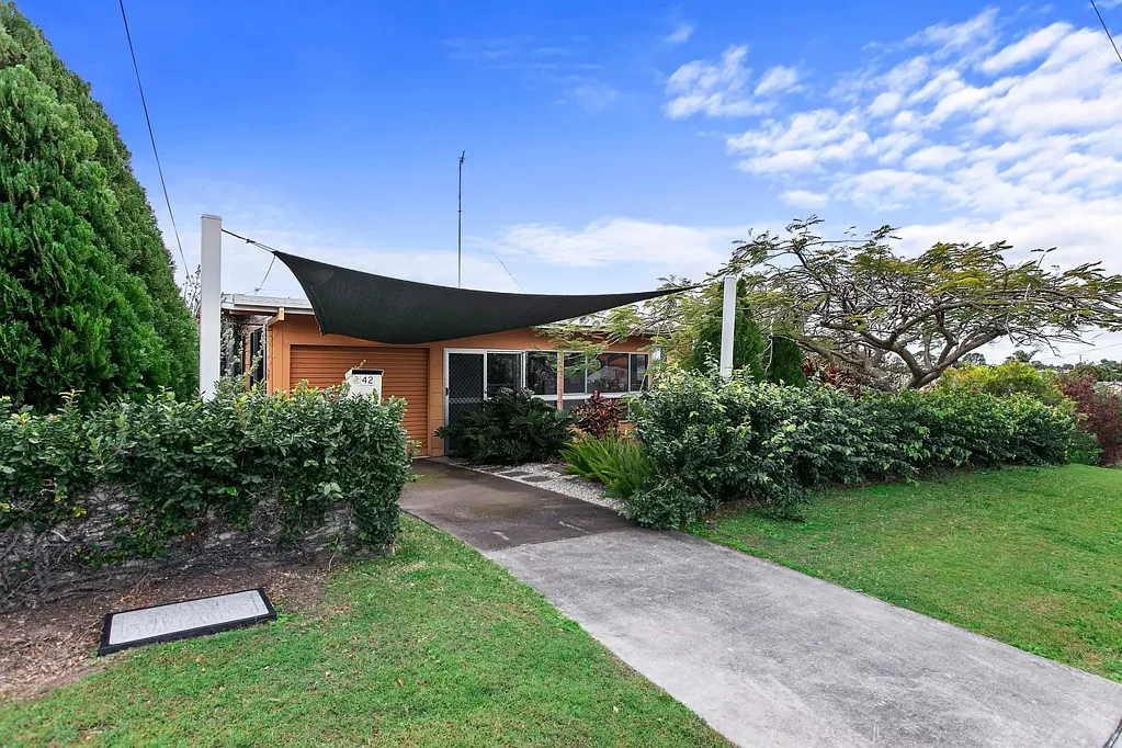 42 Hillcrest Avenue, Scarness, QLD 4655