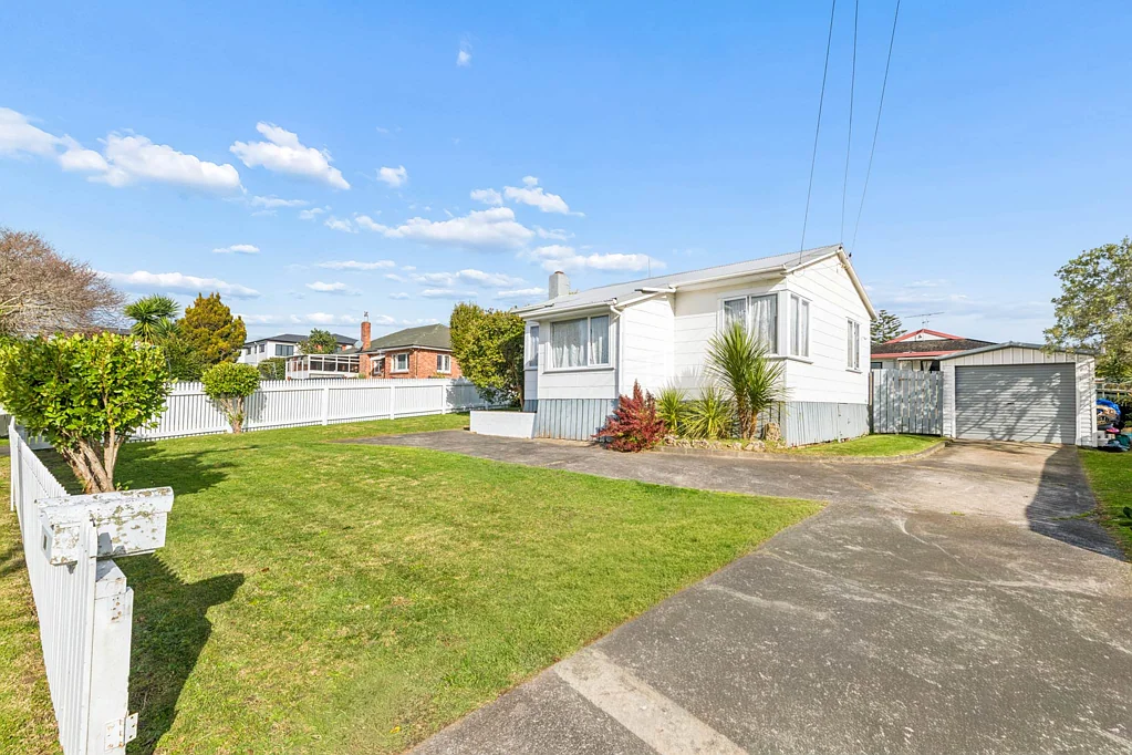 Papakura 2 Slaapkamer Top Location - Smart Start!