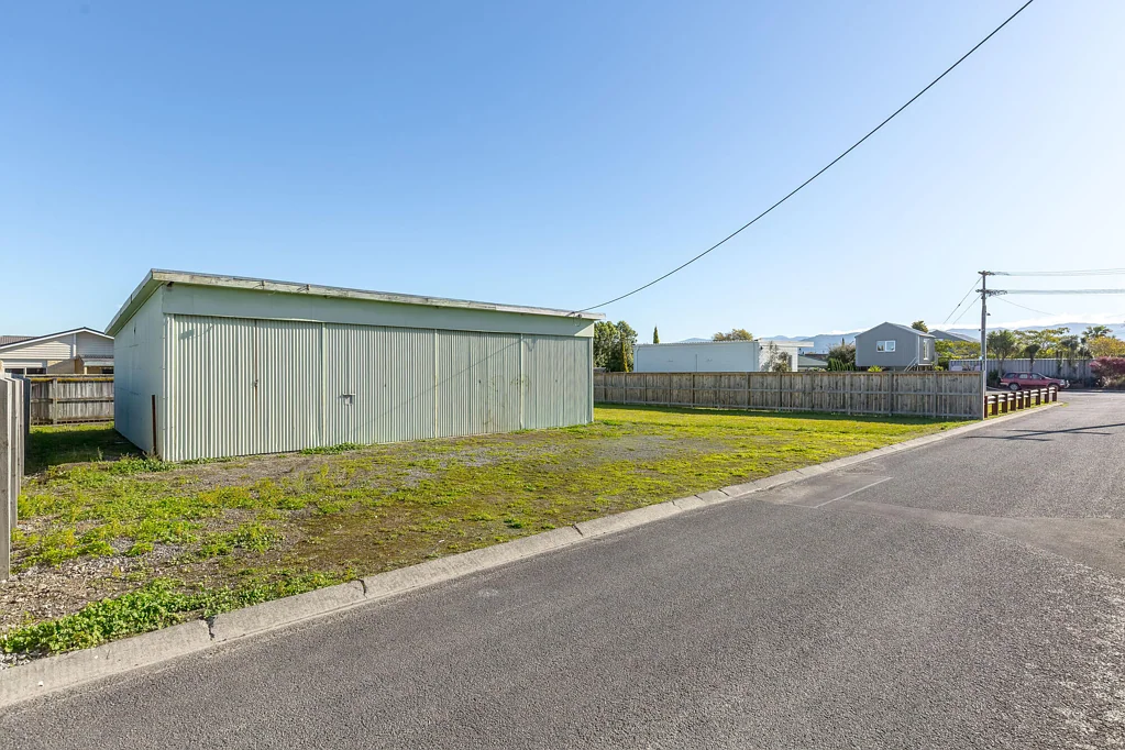 Carterton  Tradies' Dream Workshop-Warehouse