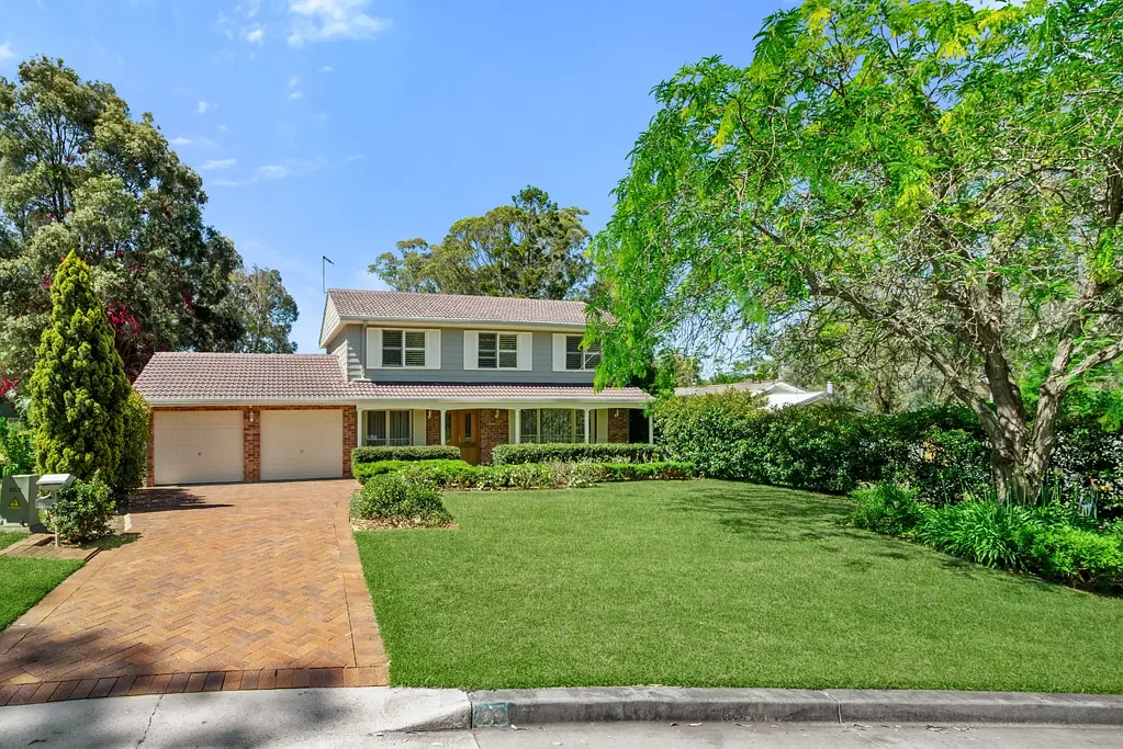 1 Adelong Place, Camden South, NSW 2570