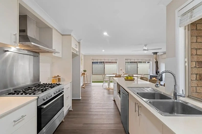 3 Adaminaby Drive, Helensvale, QLD 4212, 5房, 2浴, House