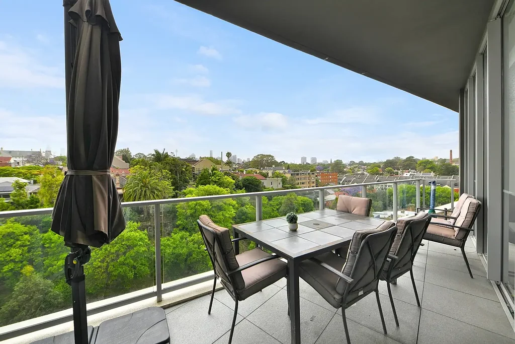 Forest Lodge 3部屋 Private & Luxury 3 bedrooms with city skyline and park views in Harold Park.