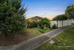 25 Leighton Crescent, Deer Park