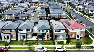 10月29日澳洲房地产与财经新闻汇总-房市博弈、租房陷阱与财富新机遇