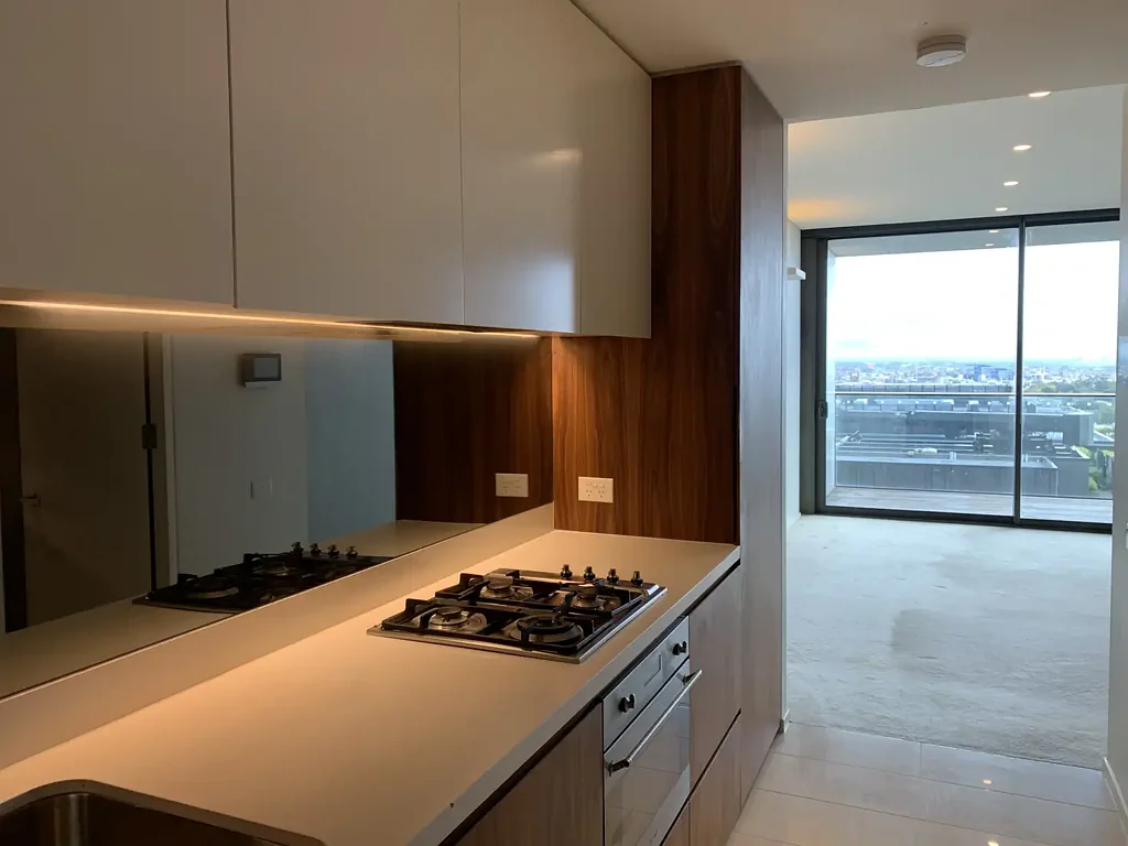 MODERN STUDIO WITH BILLS INCLUDED IN CENTRAL PARK