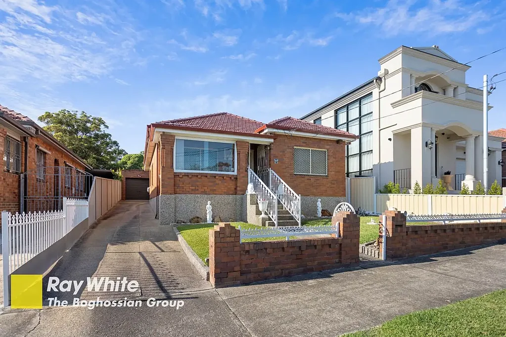 Inviting and Spacious 3 Bedroom Brick Home