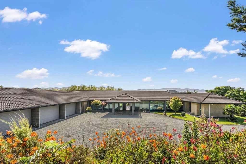 Mangawhai 5 Slaapkamer Architectural Elegance & Exceptional Space