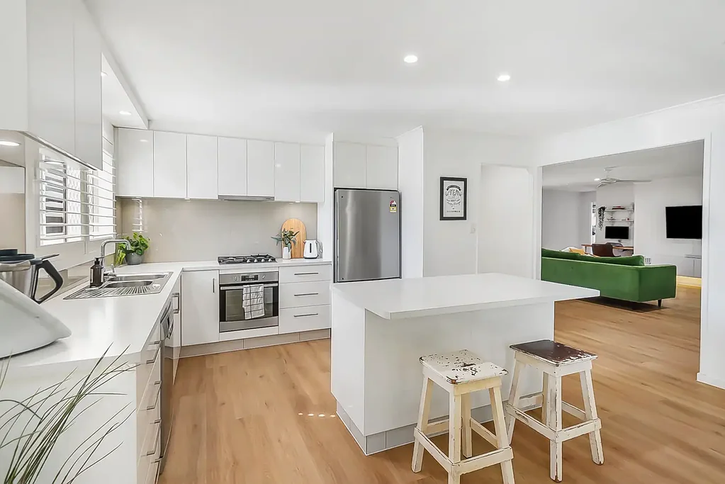 11 Baltimore Court, Carrara, QLD 4211