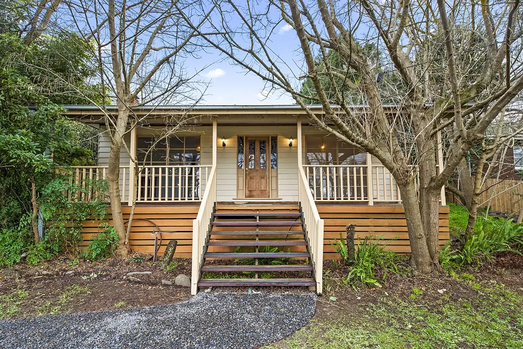 Ferntree Gully 3Kwarto Affordable home with development potential
