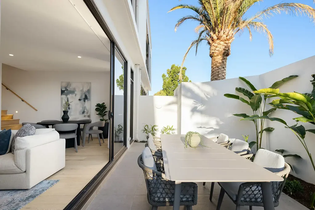 Brand-New Luxury Villa in Exclusive Isle of Capri Enclave