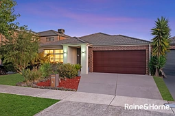 32 Pinebank Avenue, Cranbourne East
