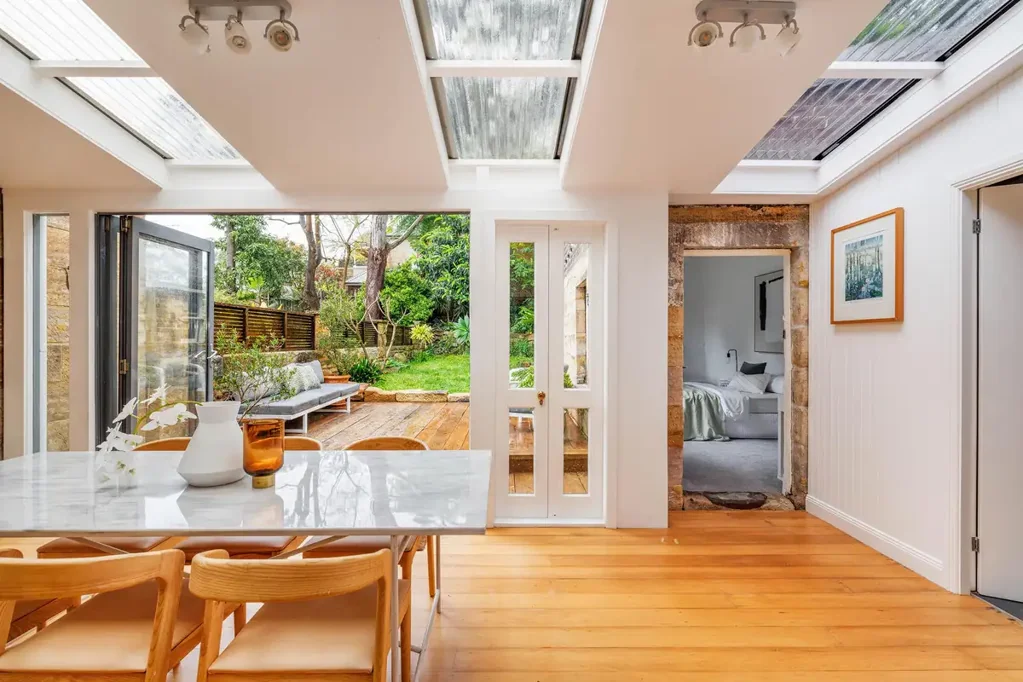 Balmain 3غرفة نوم Historic sandstone home in idyllic village spot
