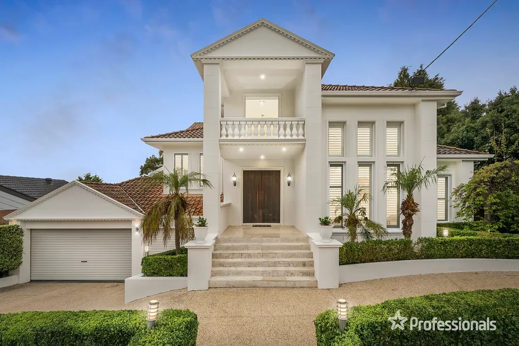 Glen Waverley 7 Bedroom LUXURY BEYOND COMPARE – DUAL SCHOOL ZONES