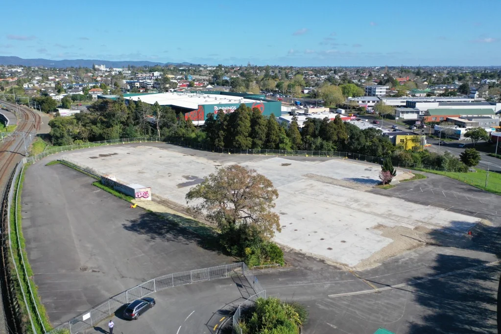 New Lynn Spacious Yard for Lease - Ready for Occupancy