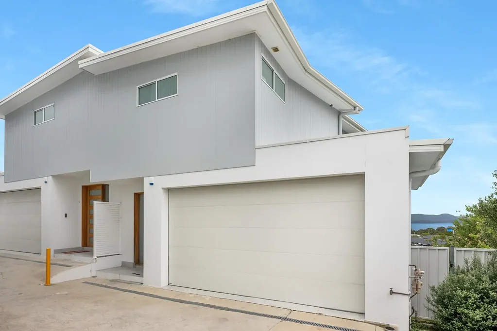 Shellharbour City Centre 3房  Designer Townhome at "The Amalfi" – Luxe Living and Breathtaking Views in Blue-Chip Location