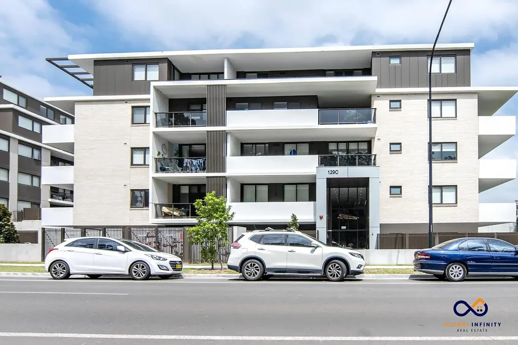 For Lease: Modern 2-Bedroom Apartment in Prime Schofields Location