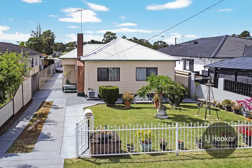 11 Robertson Street, Merrylands, NSW 2160