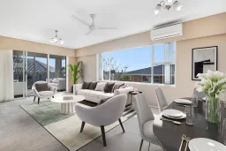 2/2 Tower Hill, Stanmore Bay