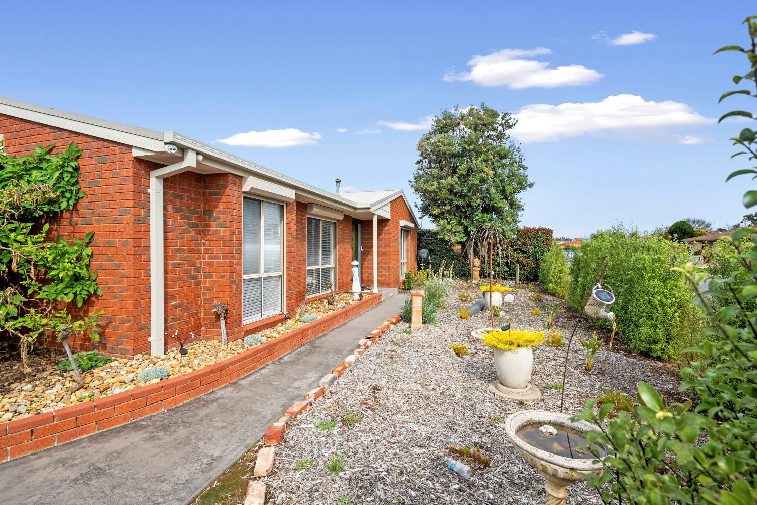 11 ROBERTSON ST, EPSOM VIC 3551, 0 Kuwarto, 0 Banyo, House