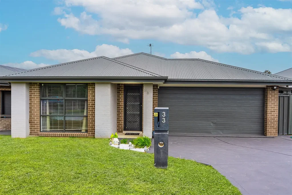 Aberglasslyn 4બેડરૂમ Spacious Split-Level Family Home with Future Potential