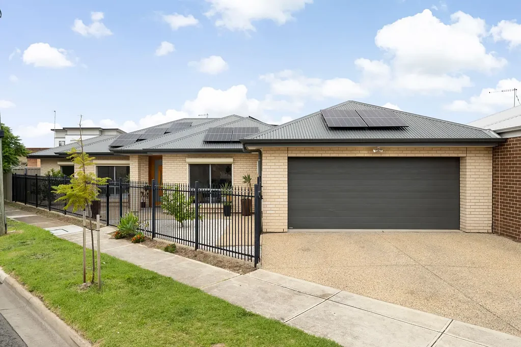 Seaton 3房  Low-Upkeep 3-Bed Home With A Gourmet Kitchen!