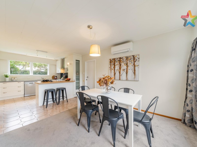 1 Clematis Grove, Maungaraki, Lower Hutt, 5 Kuwarto, 3 Banyo