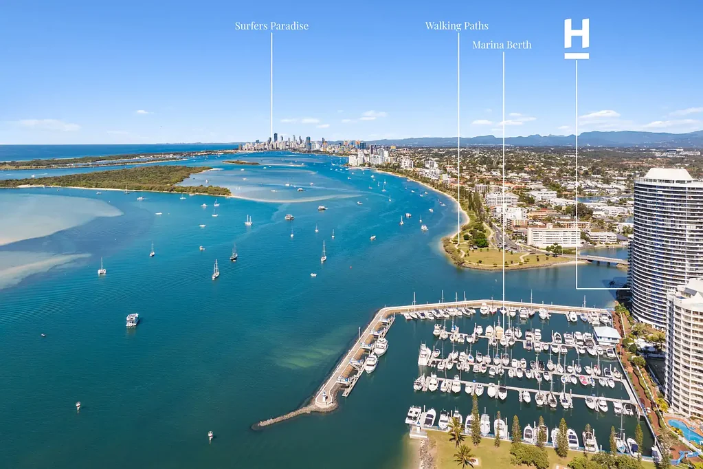 Runaway Bay 3房  Stunning Views, Luxury Apartment, Must See