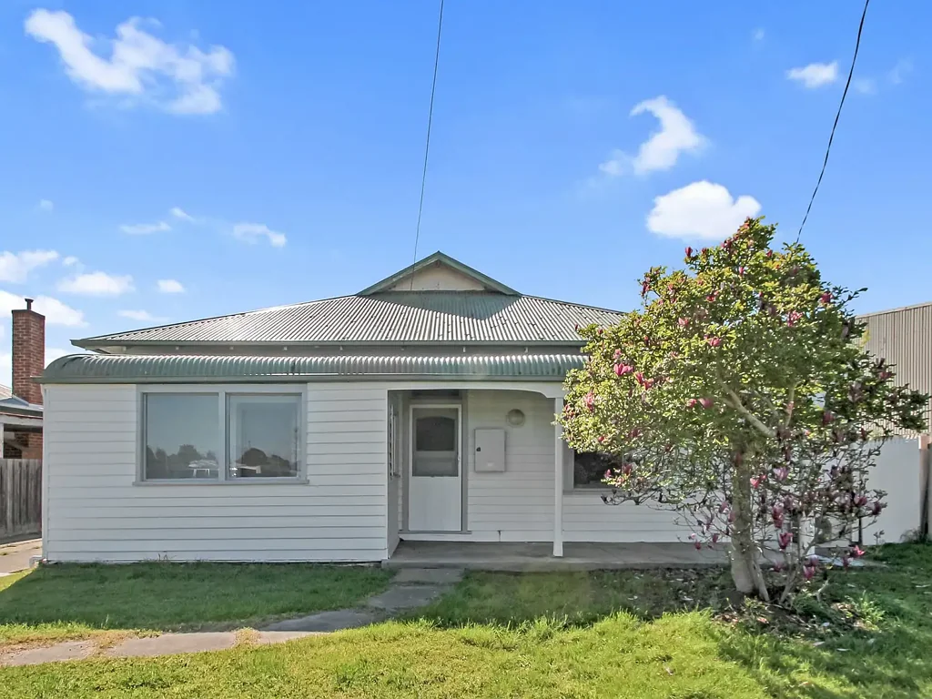 Bairnsdale 6 Slaapkamer VERSATILE MIXED-USE PROPERTY WITH ENDLESS POTENTIAL